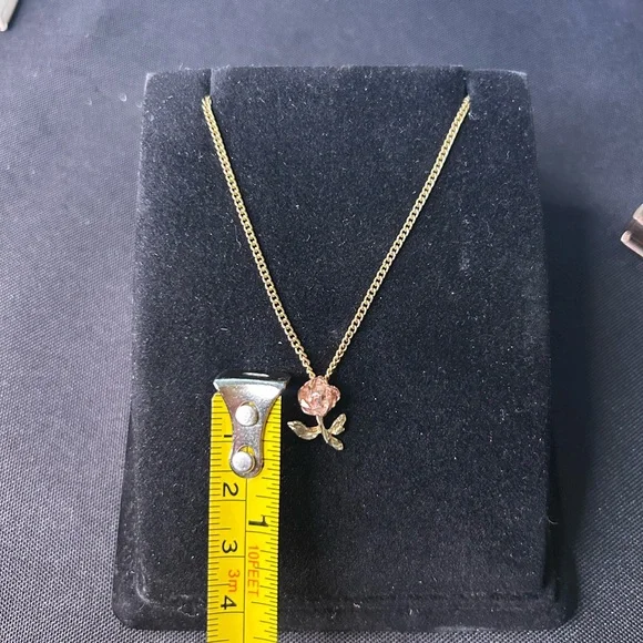 Gold Rose Pendant Necklace - Picture 4 of 8
